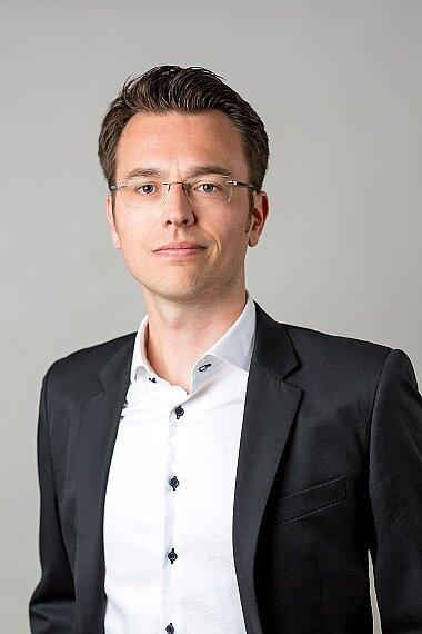RA Mag. Dr. Lucas Tschol