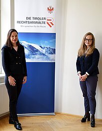 vlnr: Präsidentin RA Dr. Birgit Streif und RA Mag. Emelie Durnes, BA. 